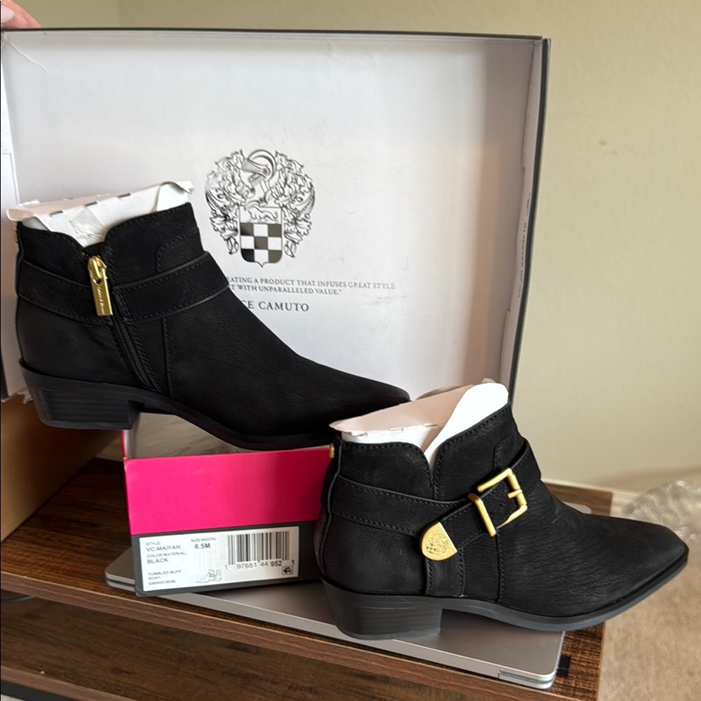 Vince Camuto Black and Silver Emblem Design SOLD